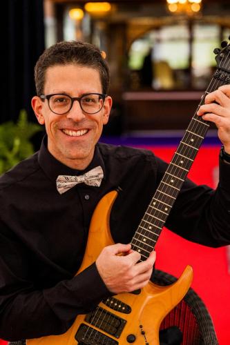 Alpiger Thomas (E-Gitarre / 4. Stimme)